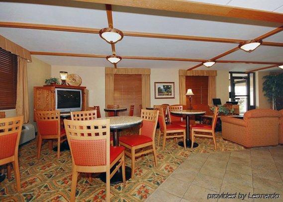Quality Inn & Suites North Springfield Restoran gambar