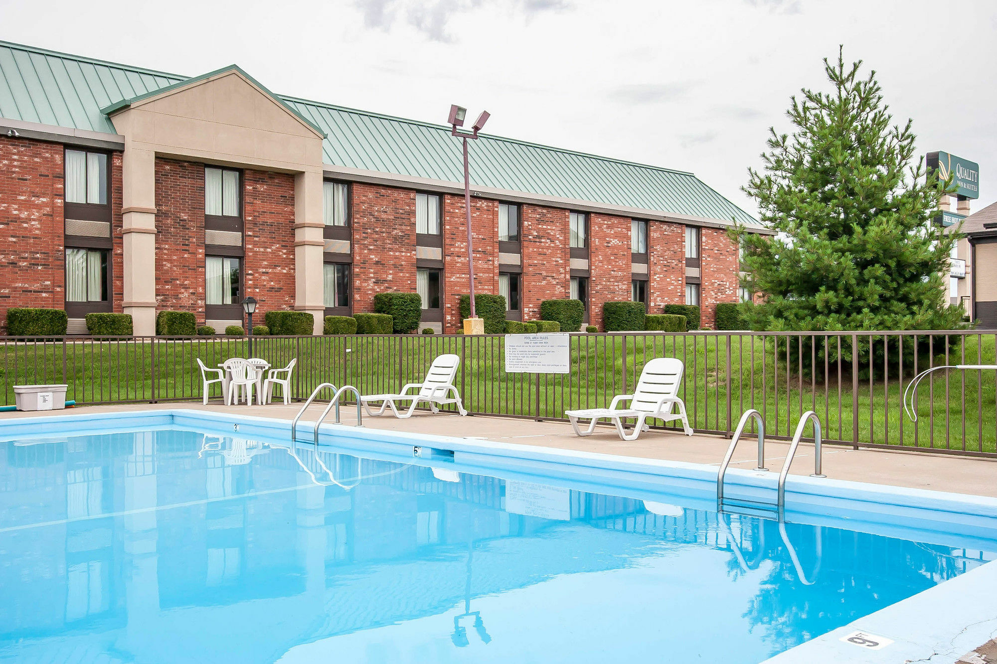 Quality Inn & Suites North Springfield Luaran gambar
